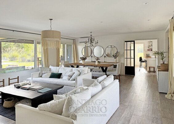 Casa en venta en Everlinks de Lujan, vista Living 1