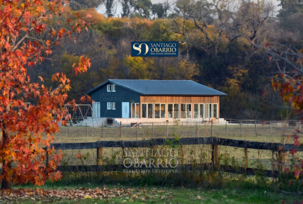 Vista exterior de chacra en venta en El Argentino Farm Club Luján en otoño